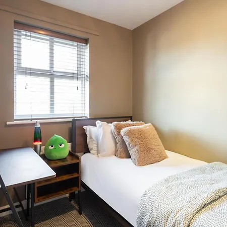 Host & - Martinhoe * Yarm